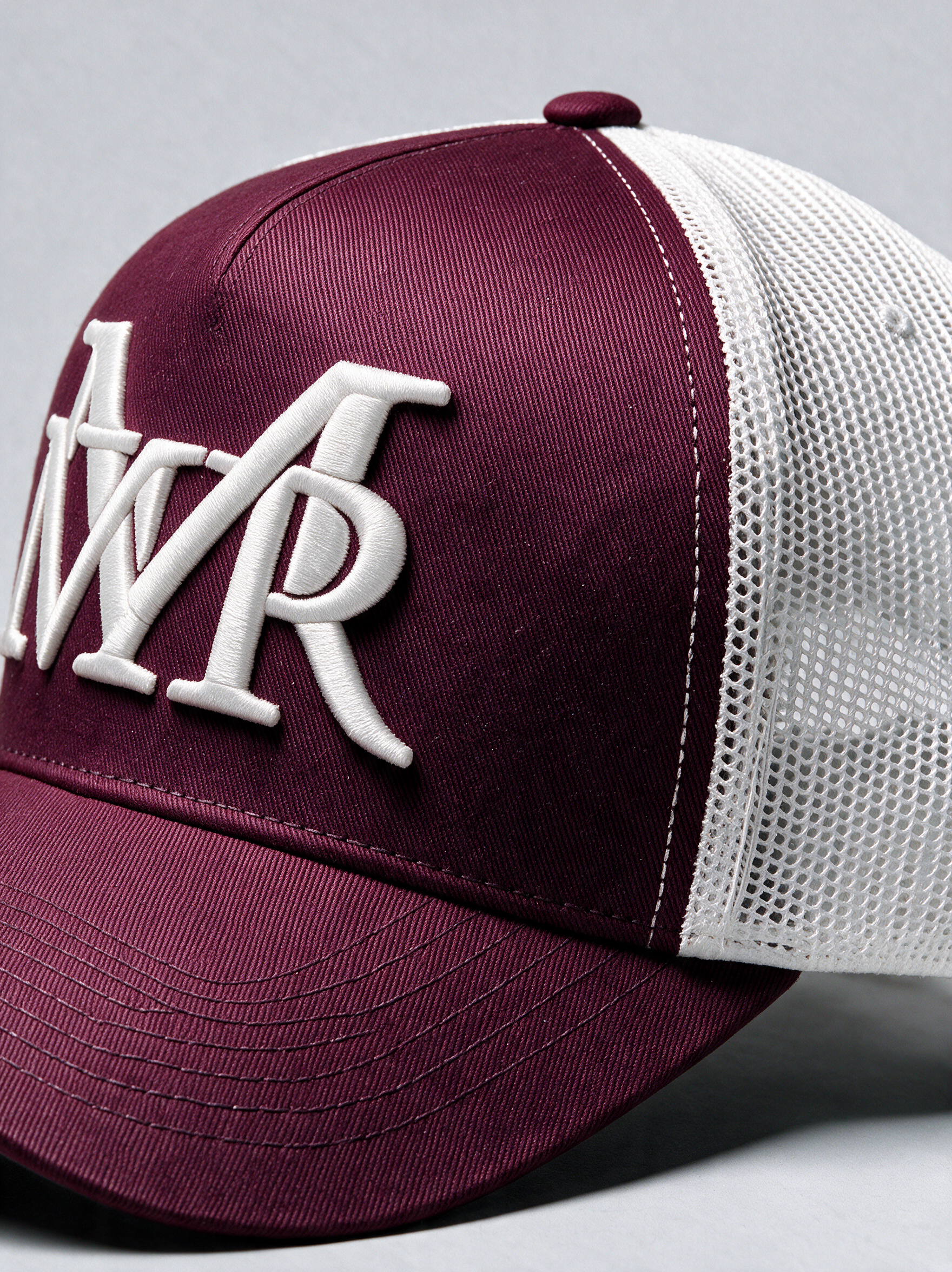 MrMaccaveli trucker cap in burgundy